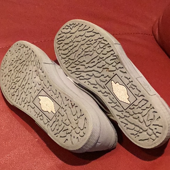 Air Jordan by Nike sneakers - Picture 3 of 8